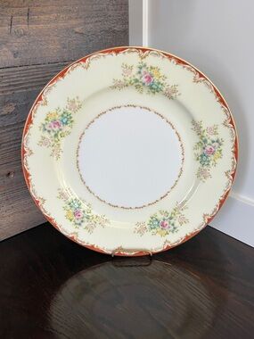Meito China Dinner Plate
